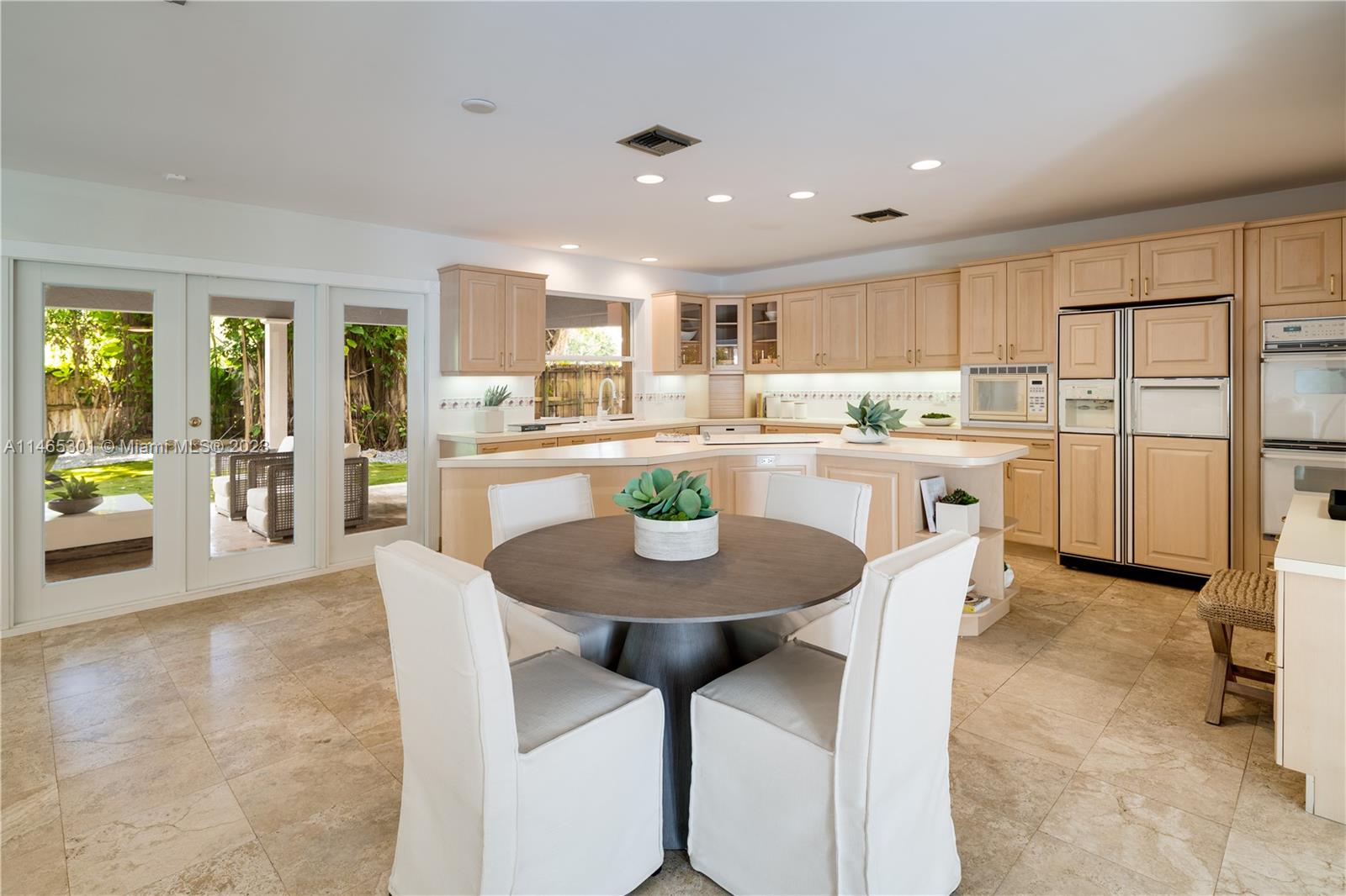 COCOPLUM MANOR - Residential