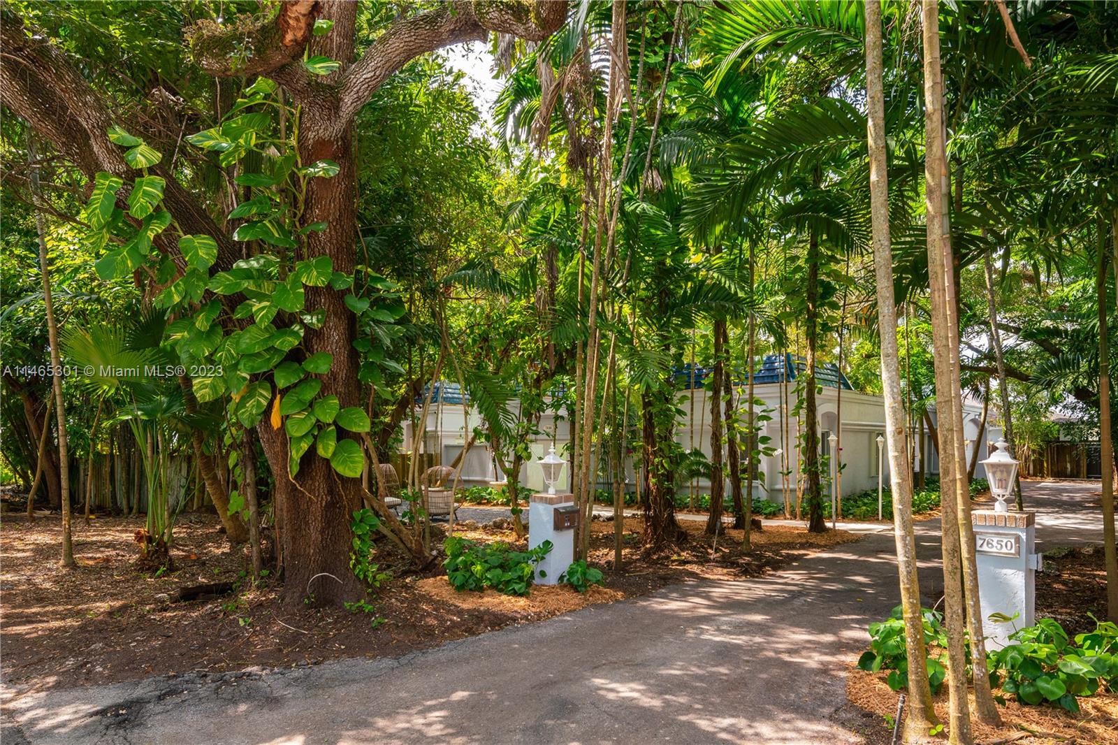 COCOPLUM MANOR - Residential