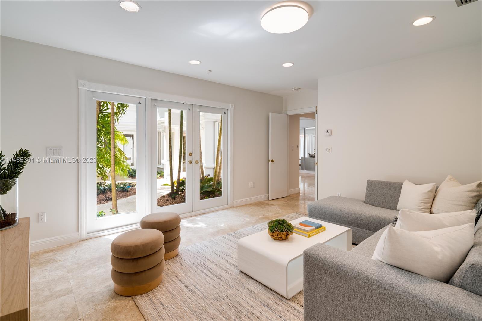 COCOPLUM MANOR - Residential