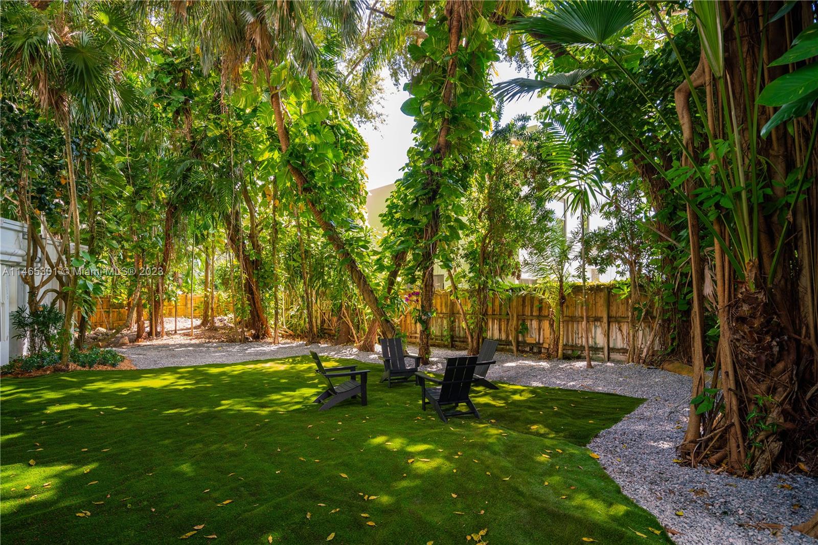 COCOPLUM MANOR - Residential