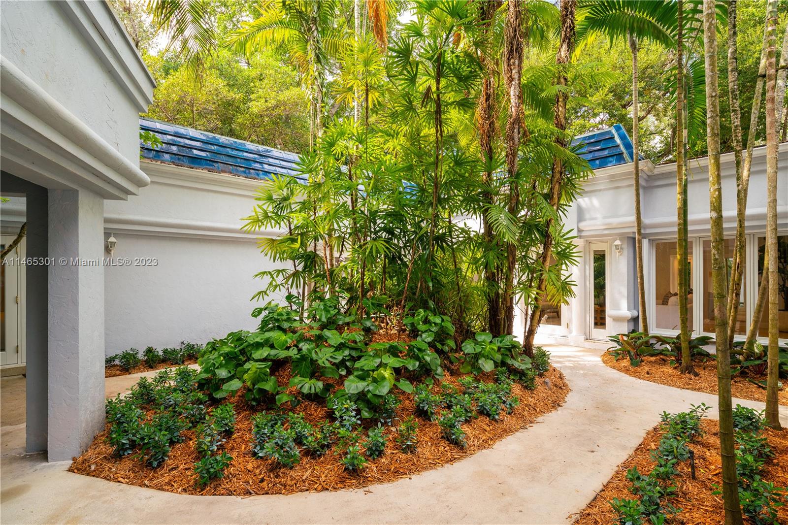 COCOPLUM MANOR - Residential