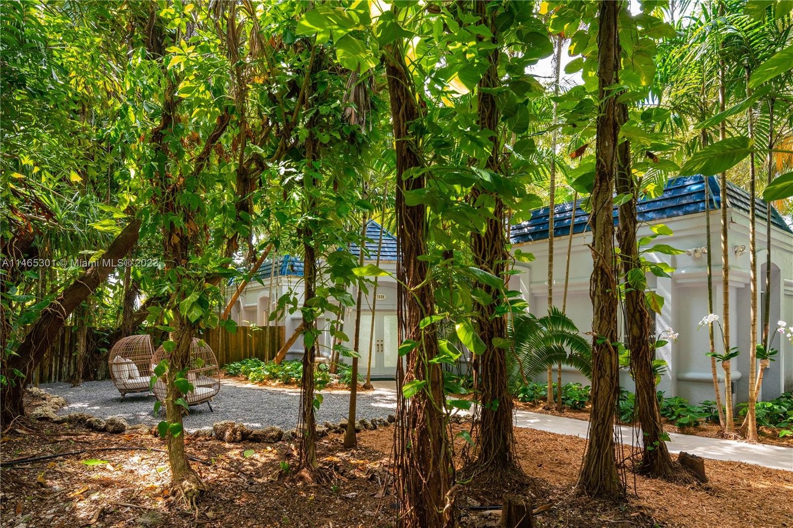 COCOPLUM MANOR - Residential