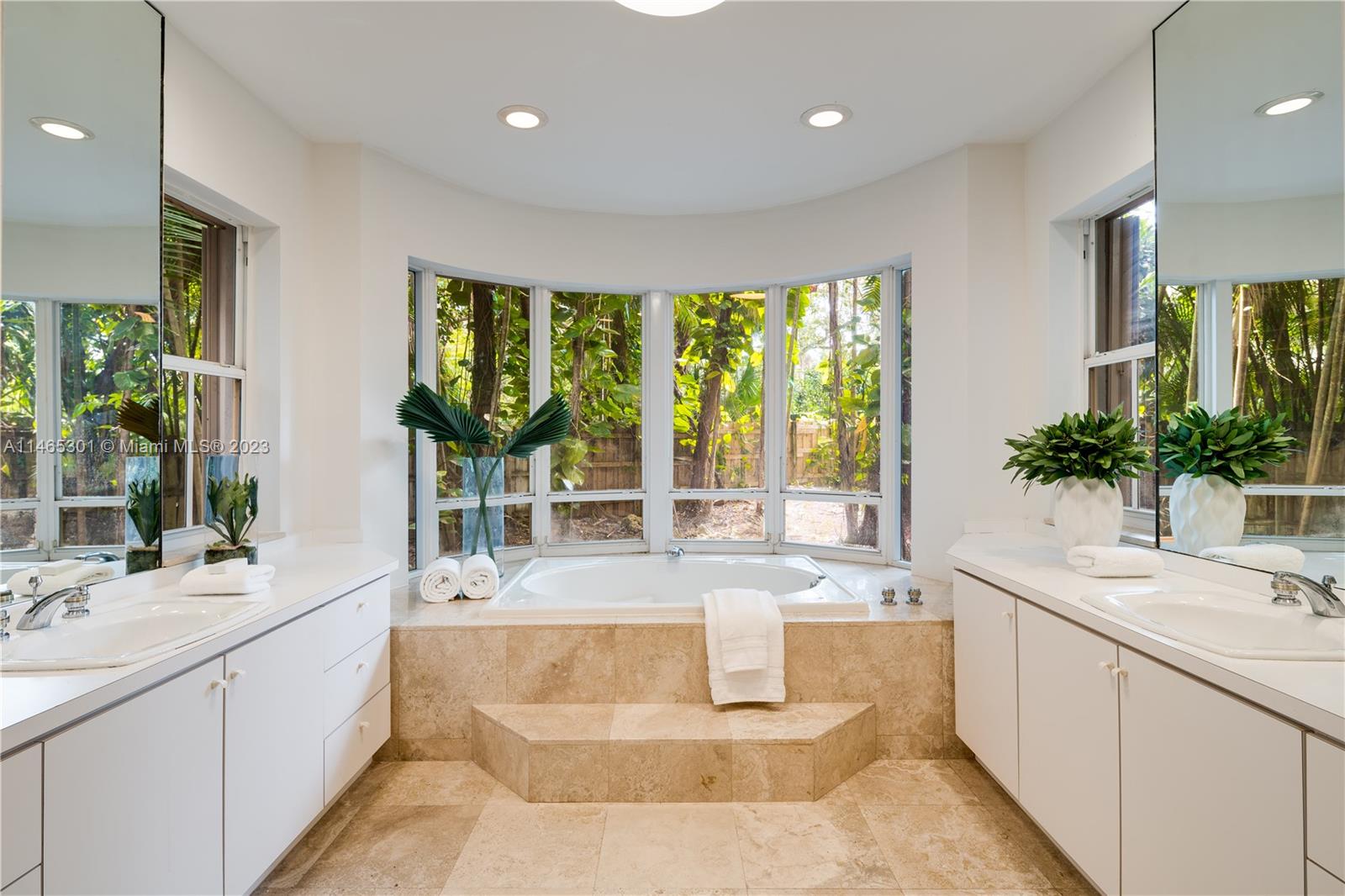 COCOPLUM MANOR - Residential