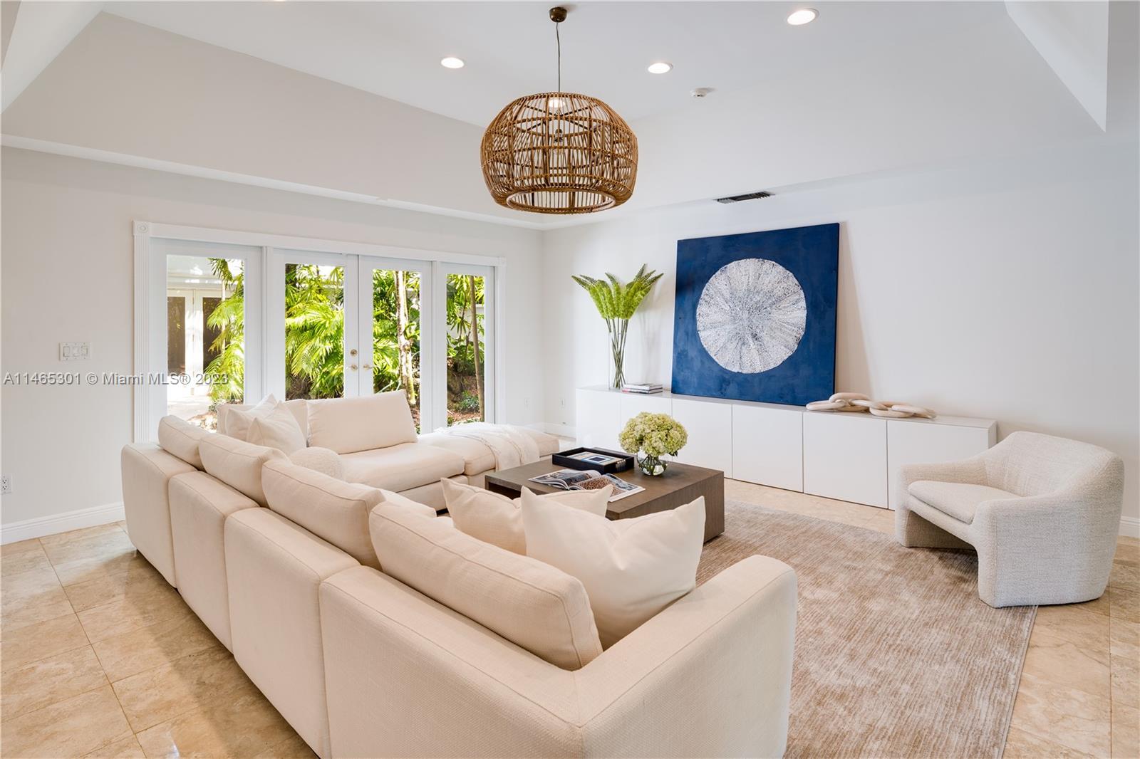 COCOPLUM MANOR - Residential