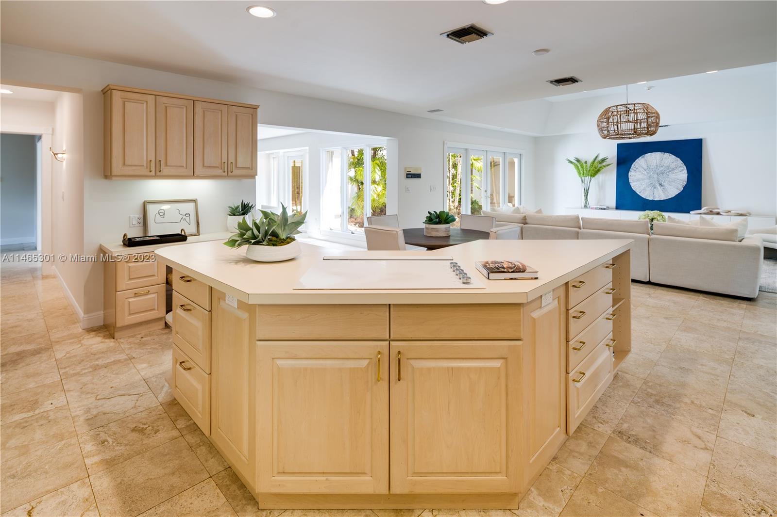 COCOPLUM MANOR - Residential