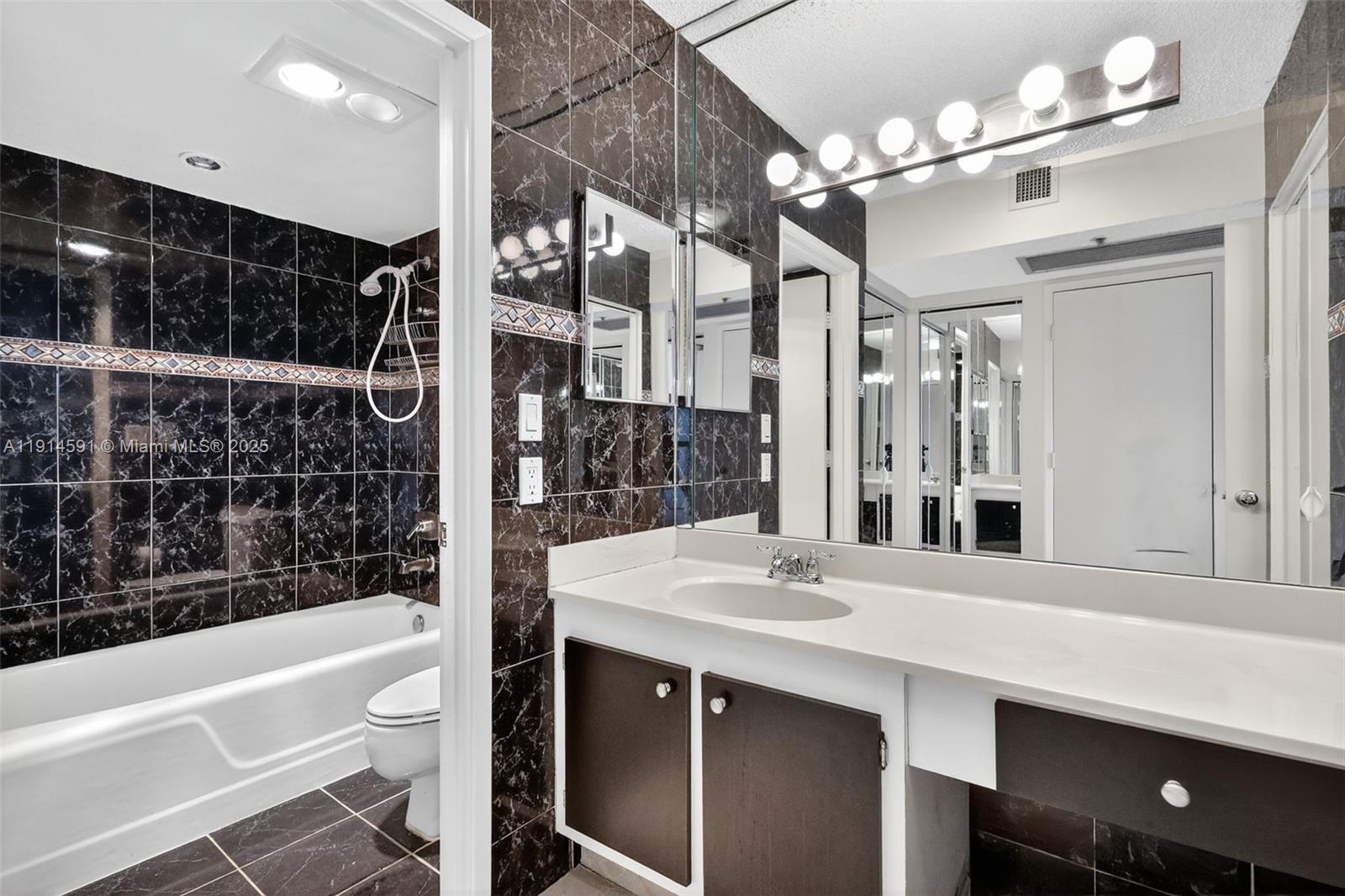 Delvista Towers - Residential