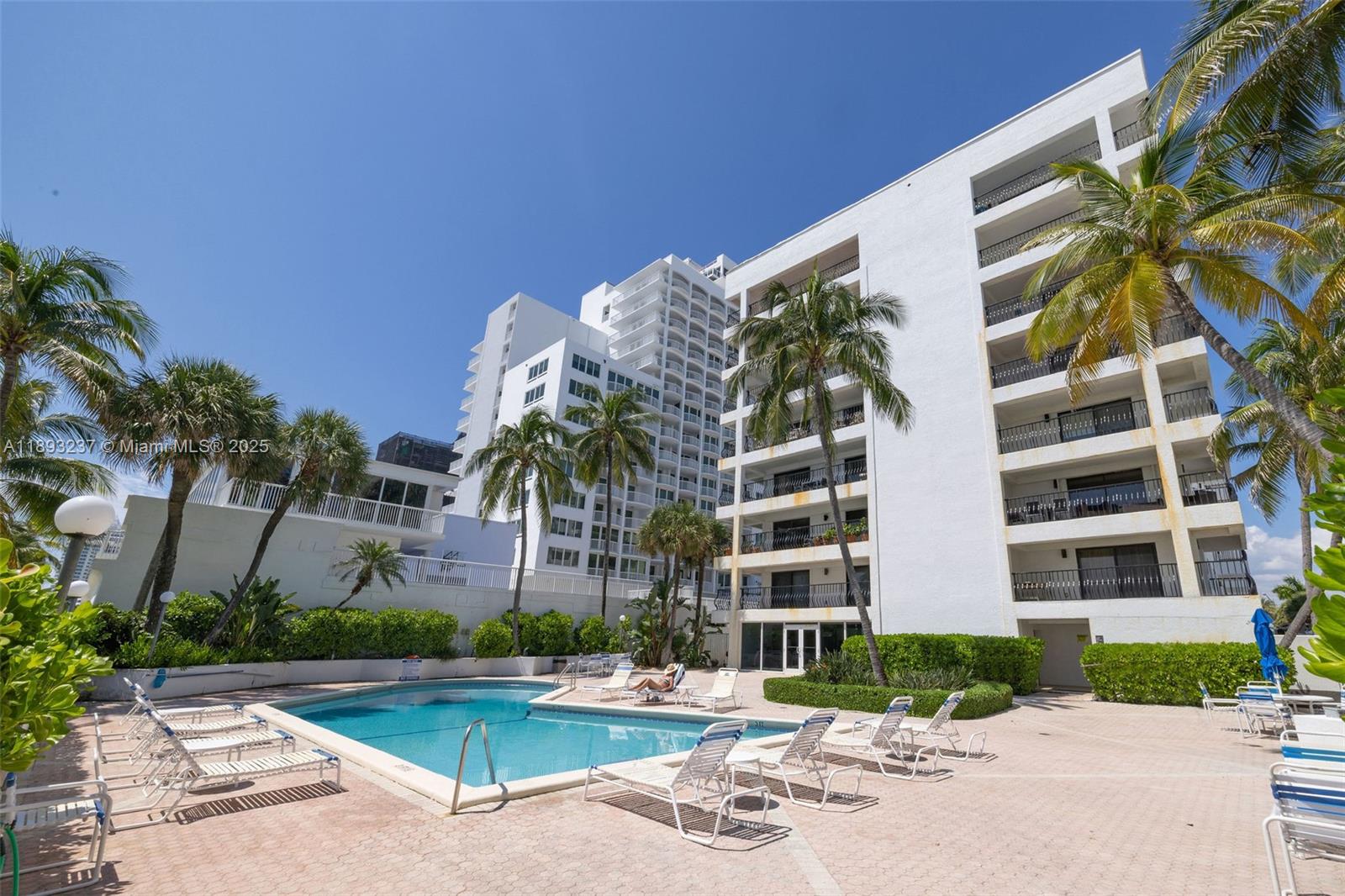 GALERIA CONDO - Residential Lease