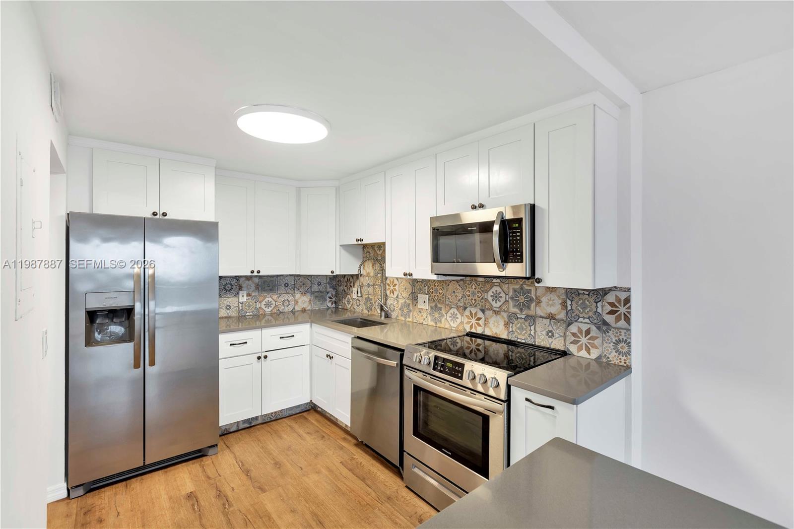 SAILBOAT CAY CONDO - Residential