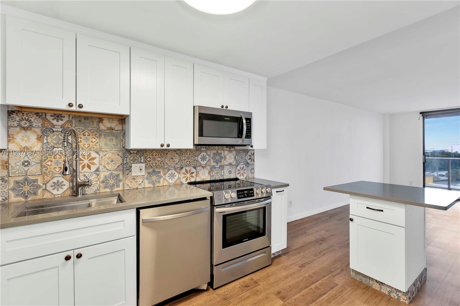 SAILBOAT CAY CONDO - Residential