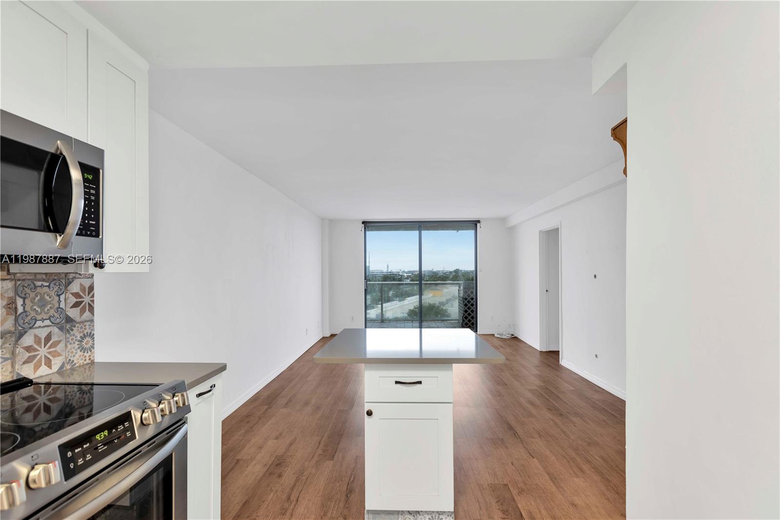 SAILBOAT CAY CONDO - Residential