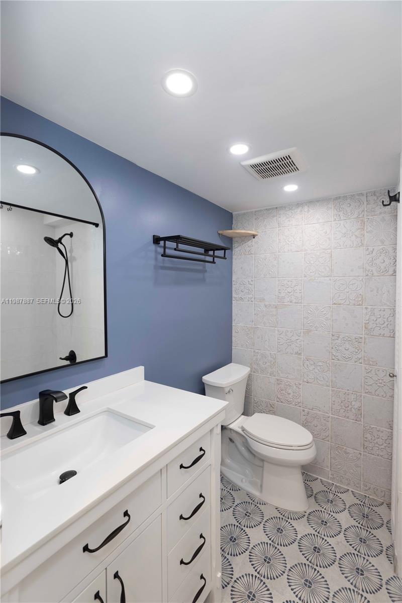 SAILBOAT CAY CONDO - Residential