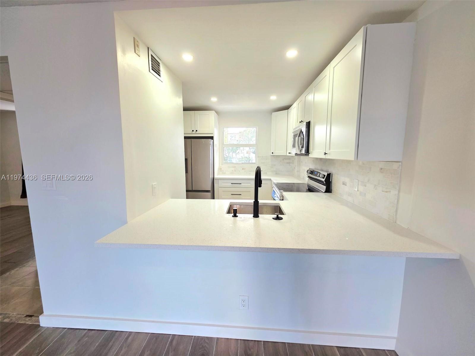 ROYAL PARK CONDO - Residential