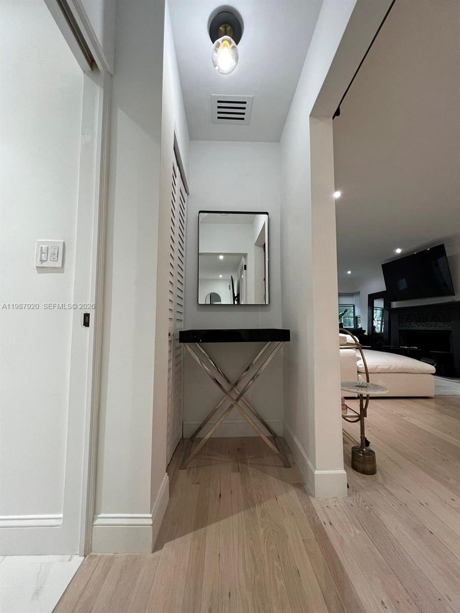 LAKE VIEW SUB - Residential Lease