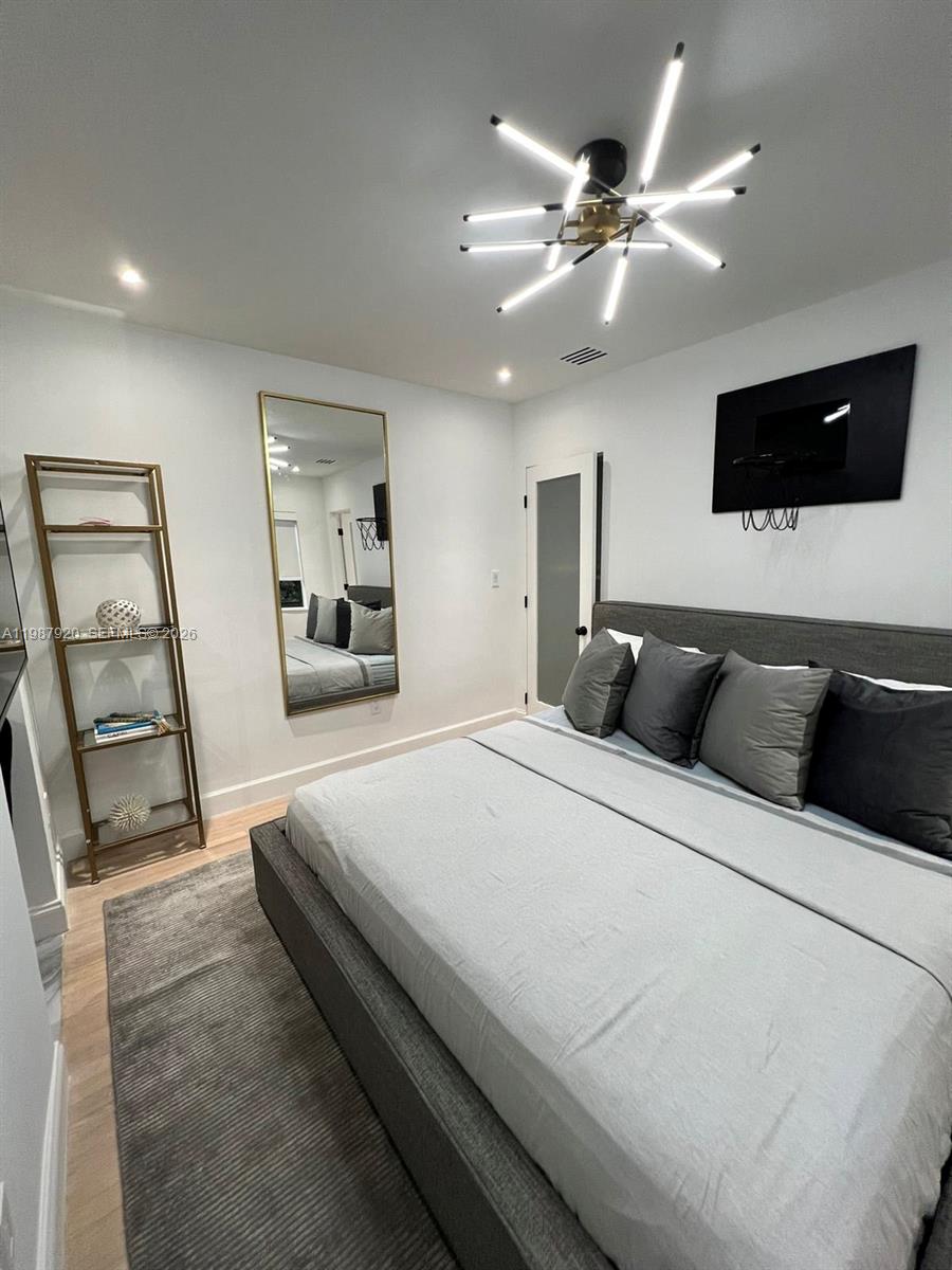 LAKE VIEW SUB - Residential Lease