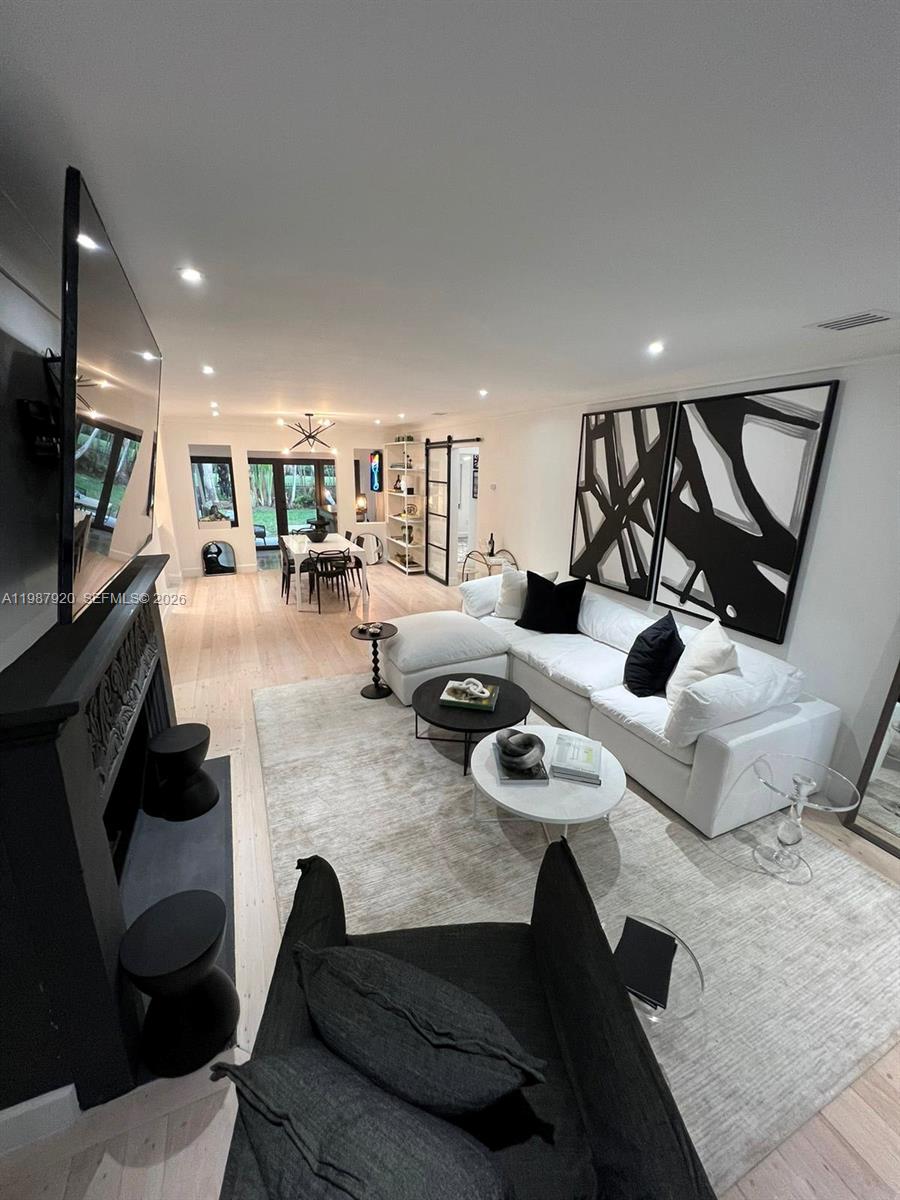 LAKE VIEW SUB - Residential Lease