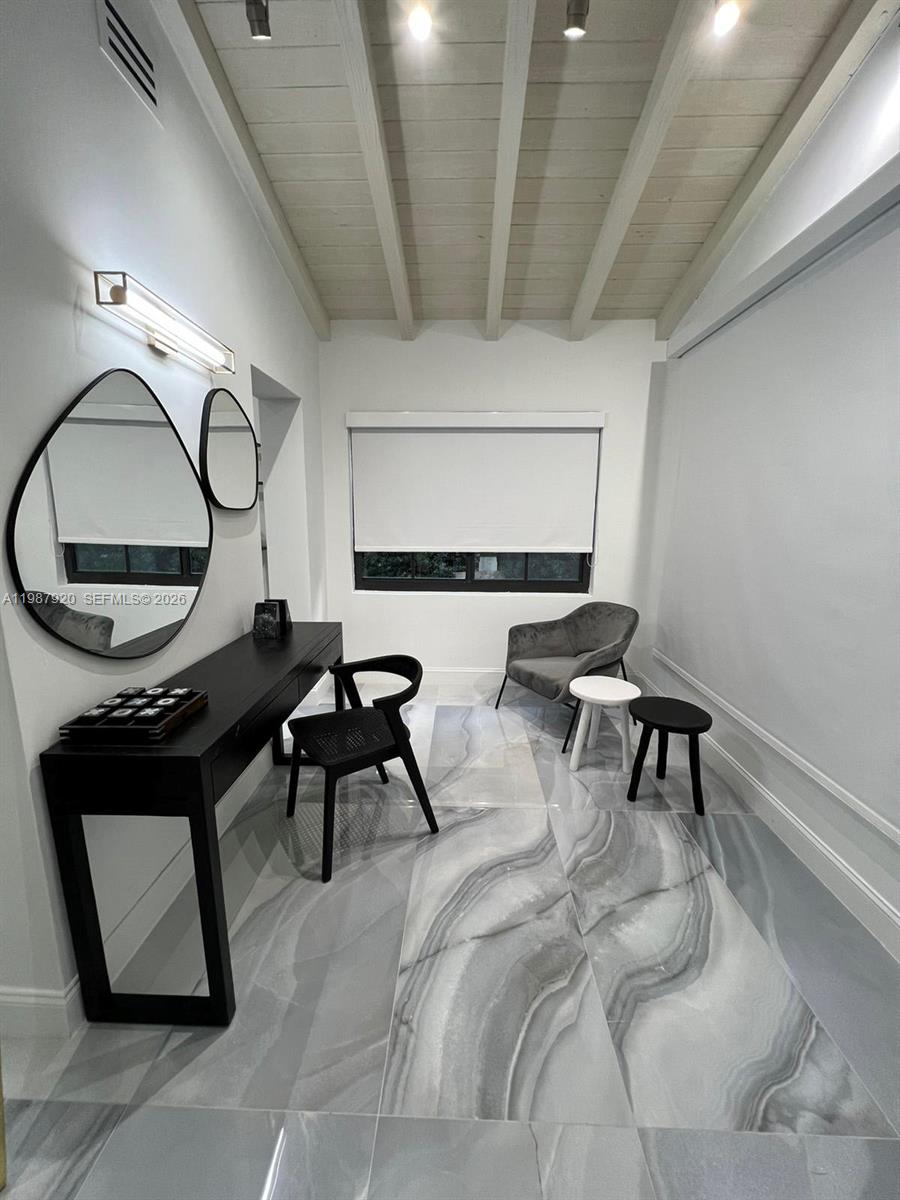 LAKE VIEW SUB - Residential Lease