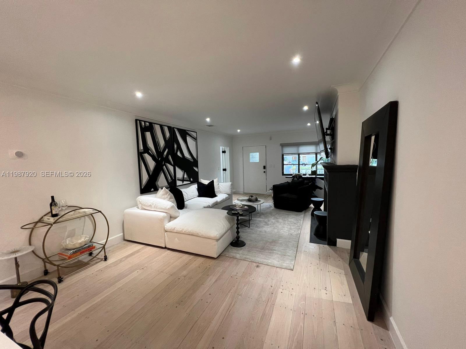 LAKE VIEW SUB - Residential Lease