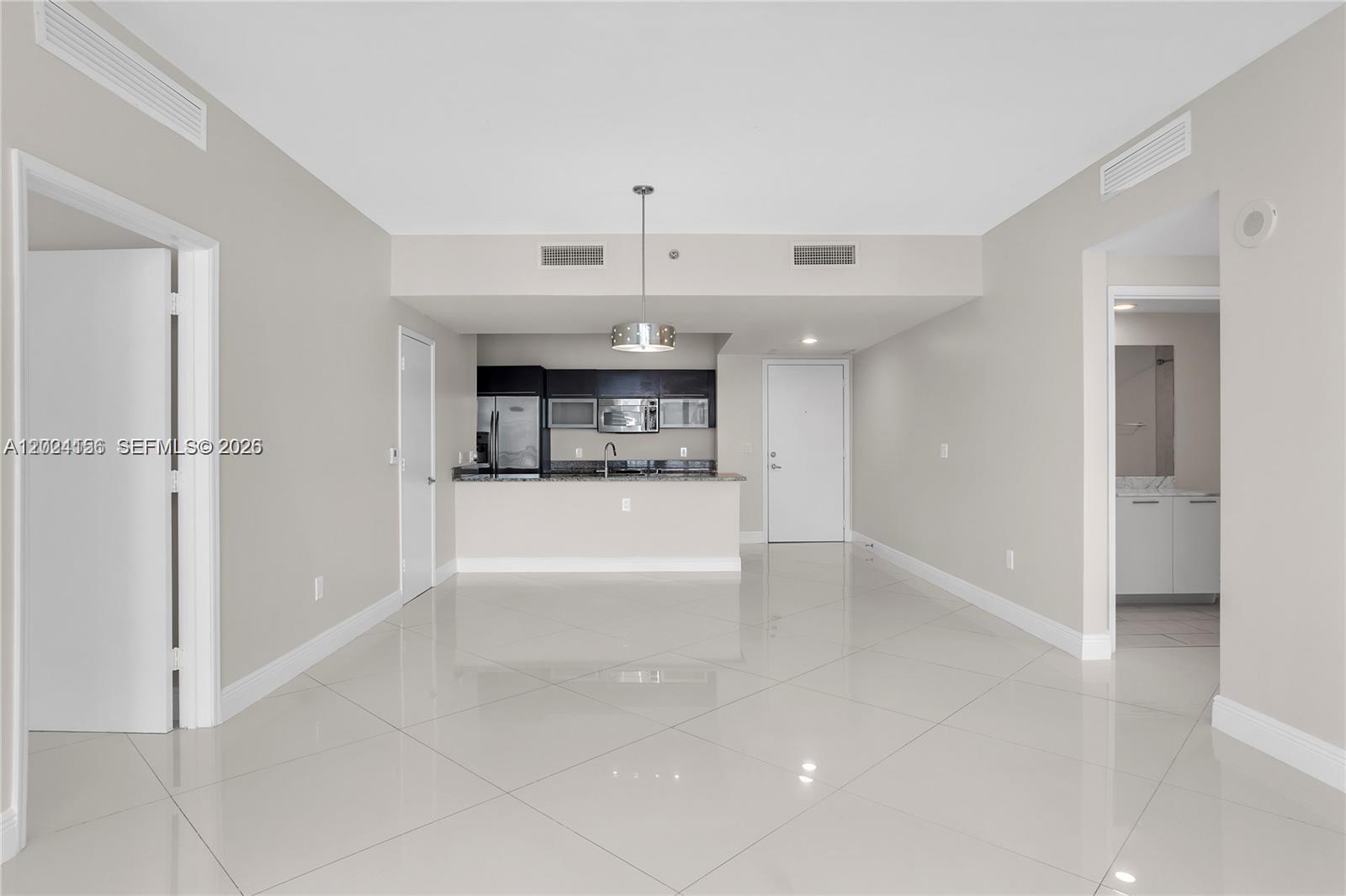 THE PLAZA 901 BRICKELL CO - Residential Lease