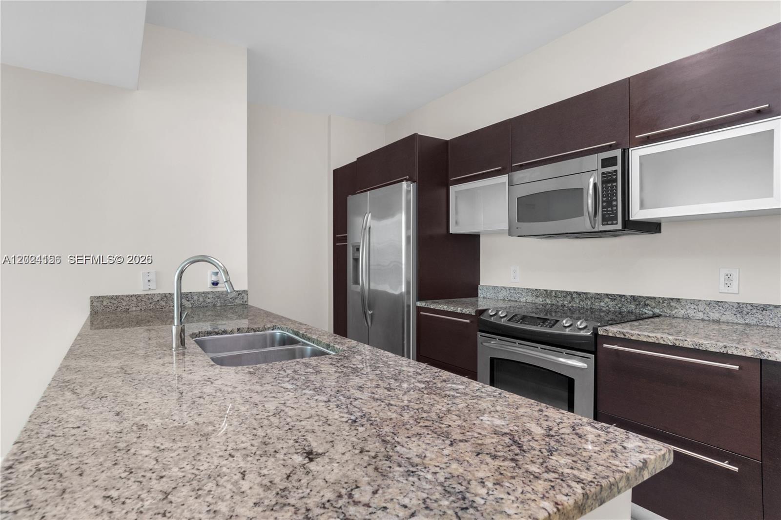 THE PLAZA 901 BRICKELL CO - Residential Lease