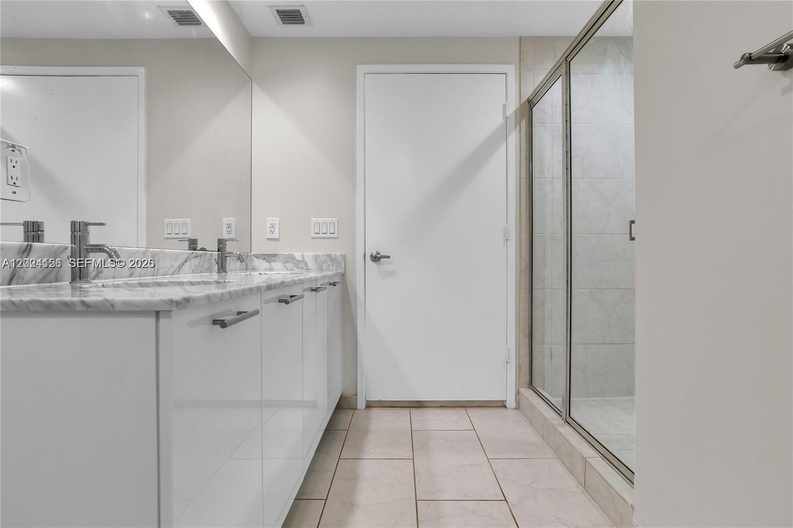 THE PLAZA 901 BRICKELL CO - Residential Lease