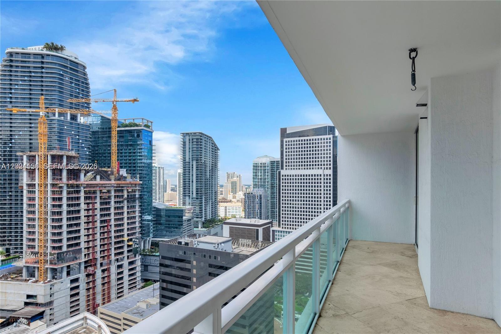 THE PLAZA 901 BRICKELL CO - Residential Lease