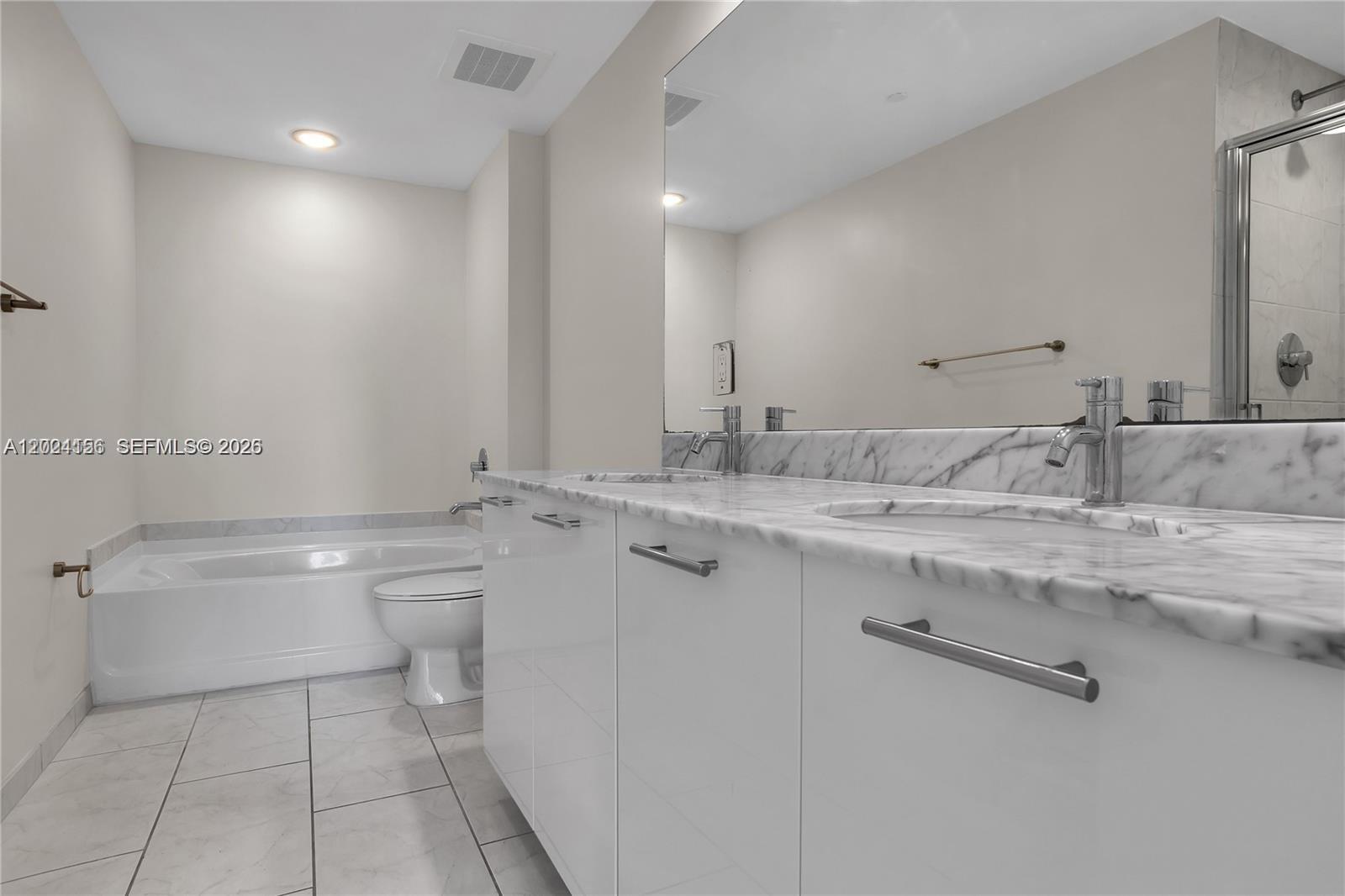 THE PLAZA 901 BRICKELL CO - Residential Lease