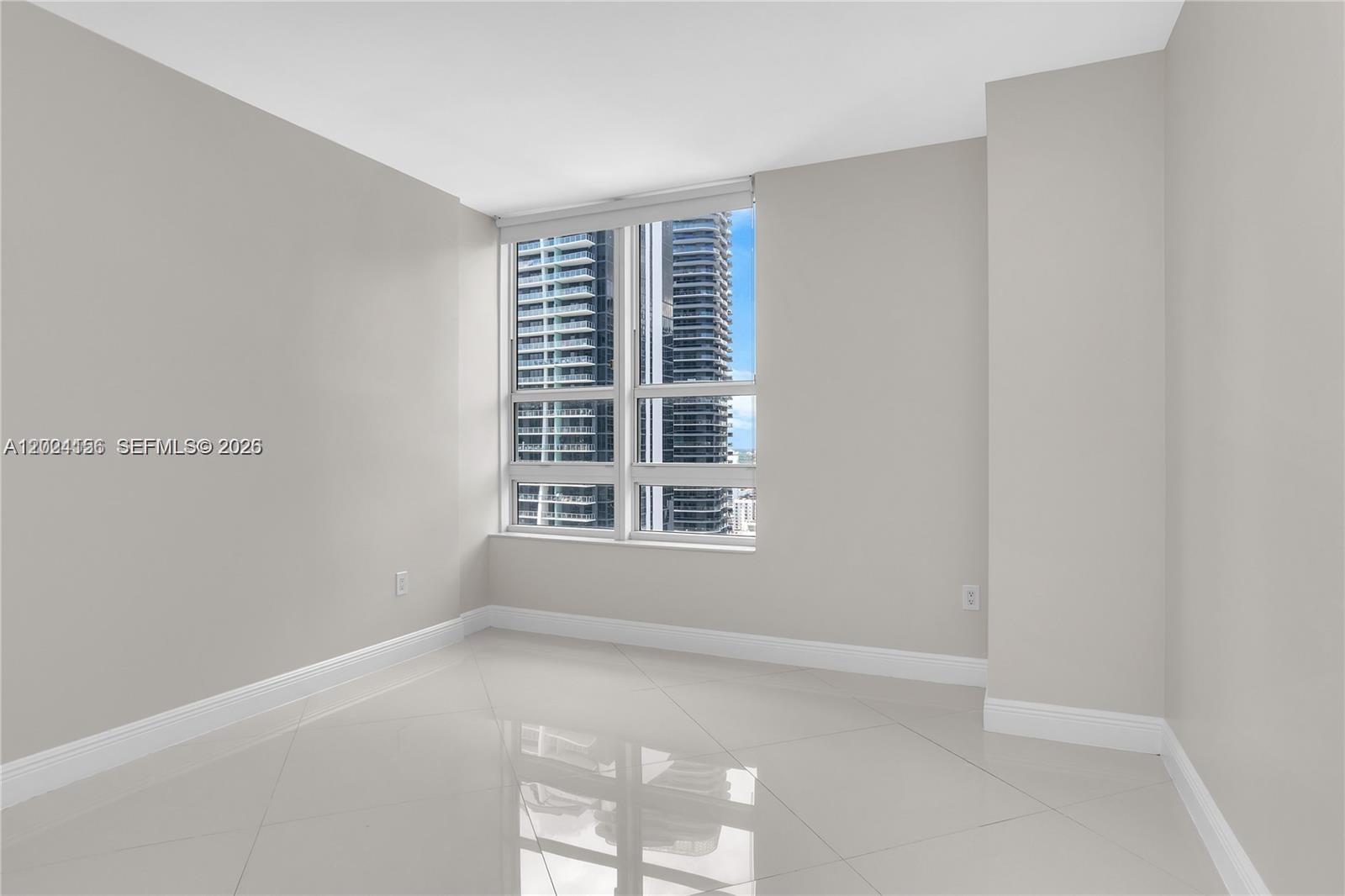THE PLAZA 901 BRICKELL CO - Residential Lease