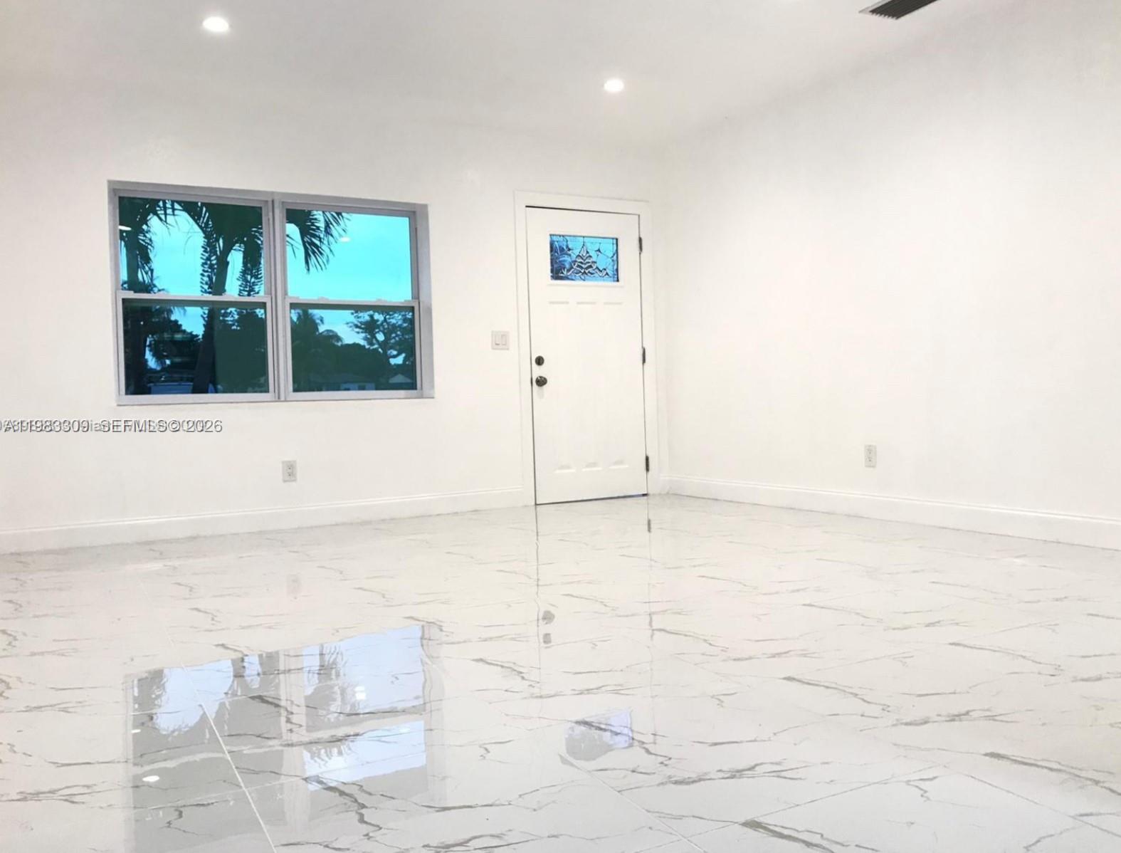 BROADVIEW COUNTRY CLUB - Residential Lease