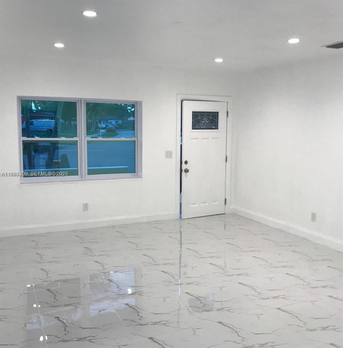 BROADVIEW COUNTRY CLUB - Residential Lease