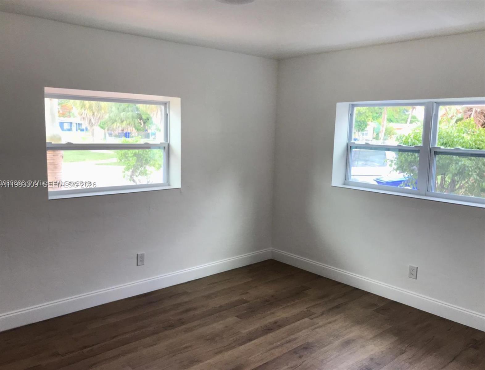 BROADVIEW COUNTRY CLUB - Residential Lease