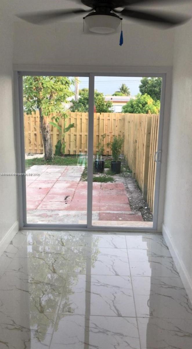 BROADVIEW COUNTRY CLUB - Residential Lease