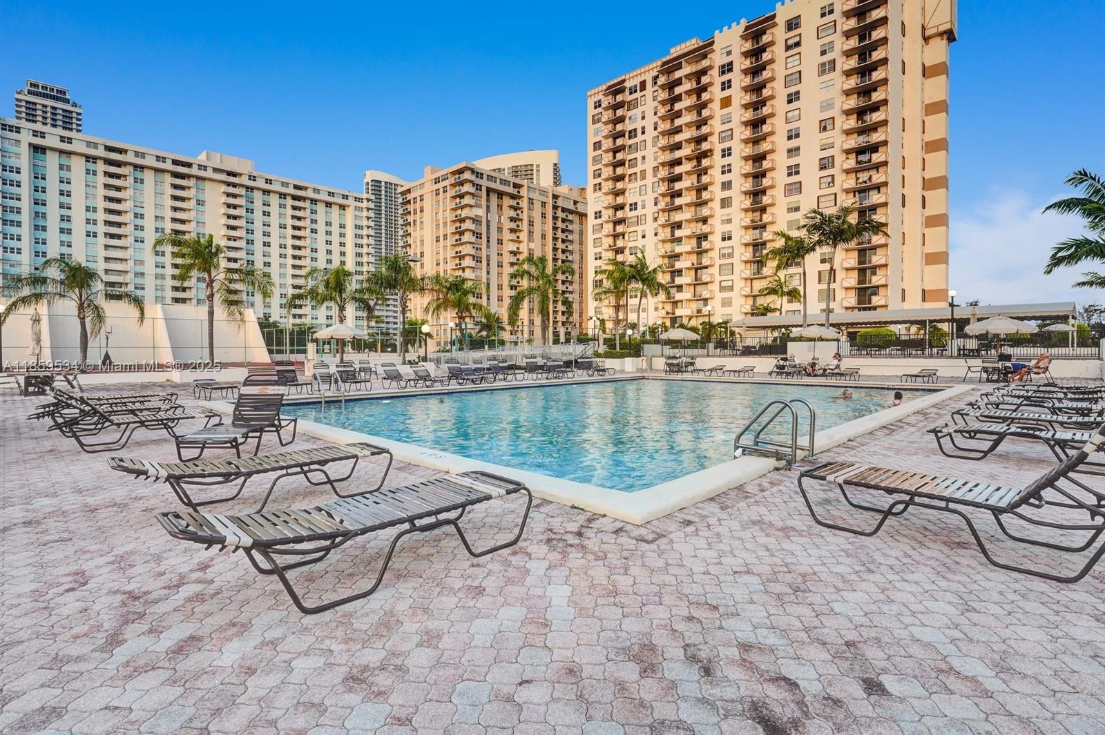 1865 S Ocean Dr 11J