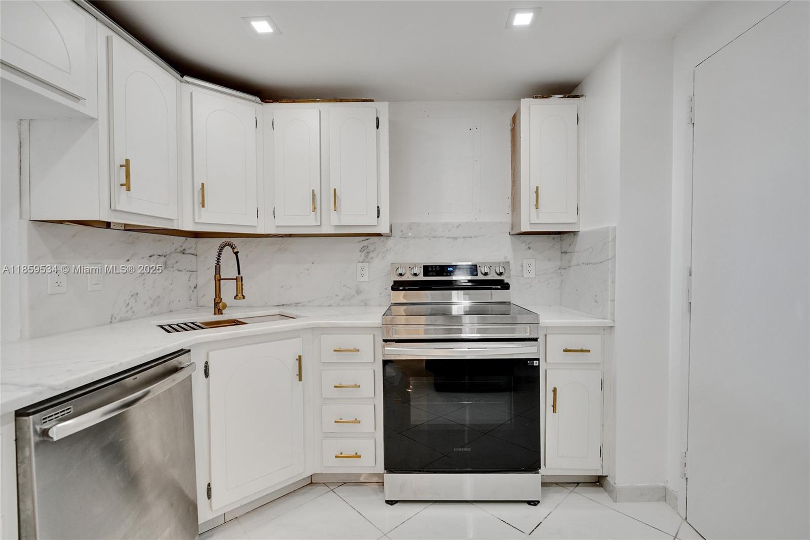 PRINCE GEORGE ARMS CONDO - Residential