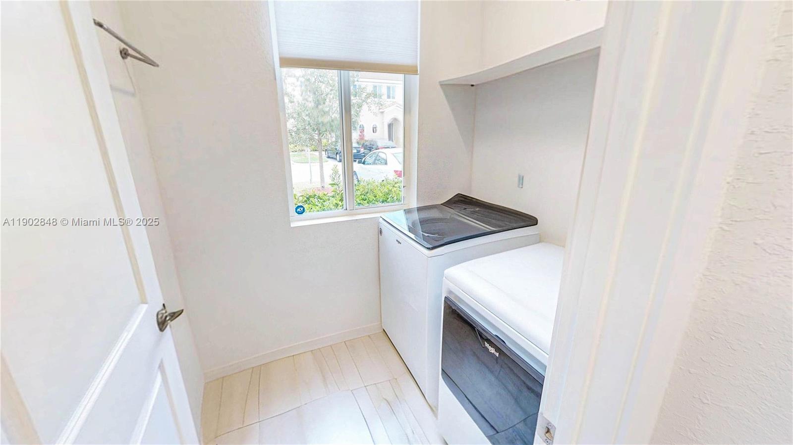 TOWNS AT SEASCAPE - Residential