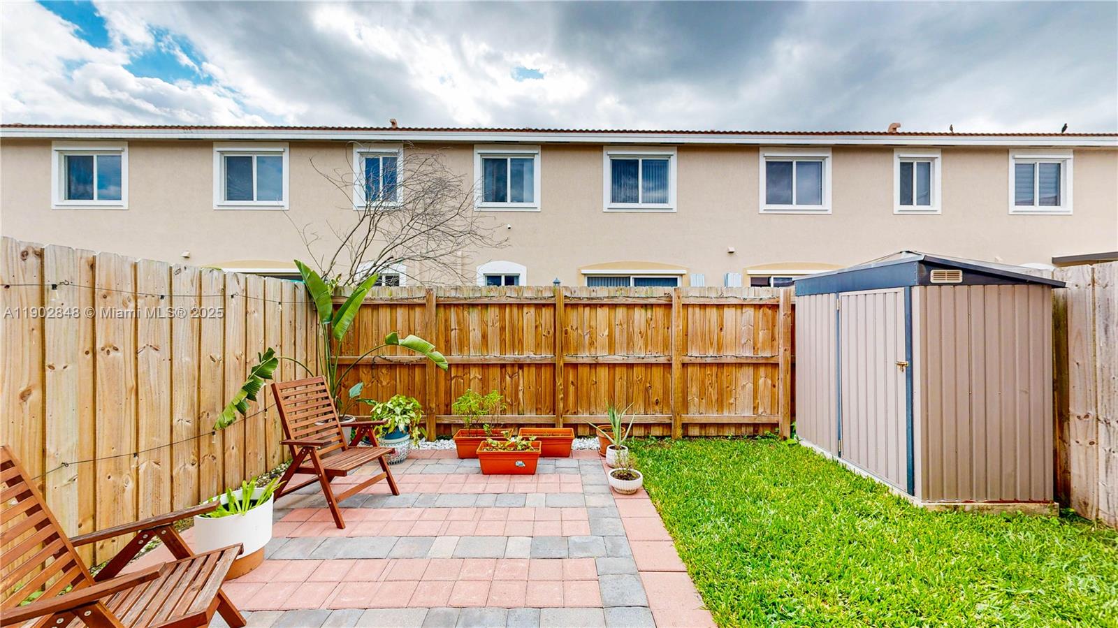 TOWNS AT SEASCAPE - Residential