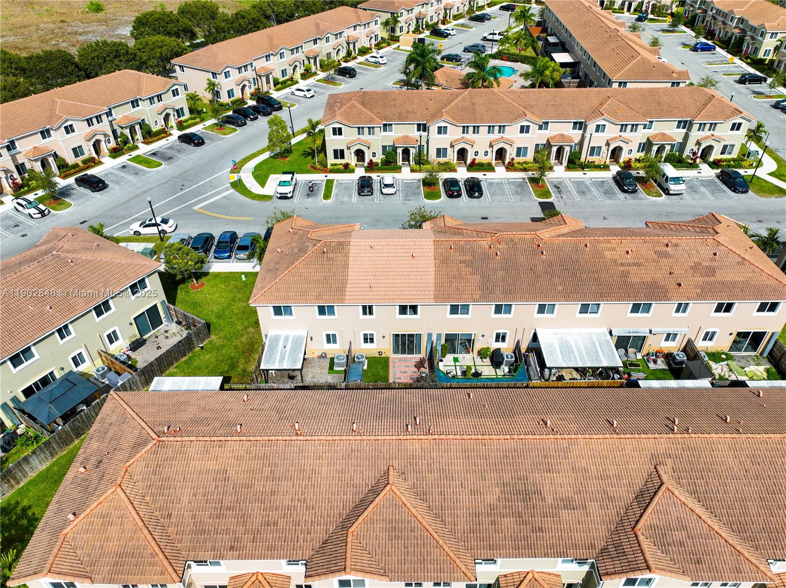 TOWNS AT SEASCAPE - Residential