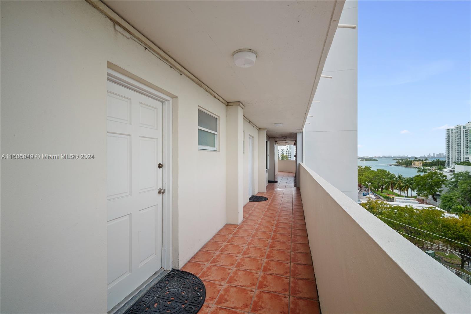 BAYSHORE YACHT & TENNIS C - Residential