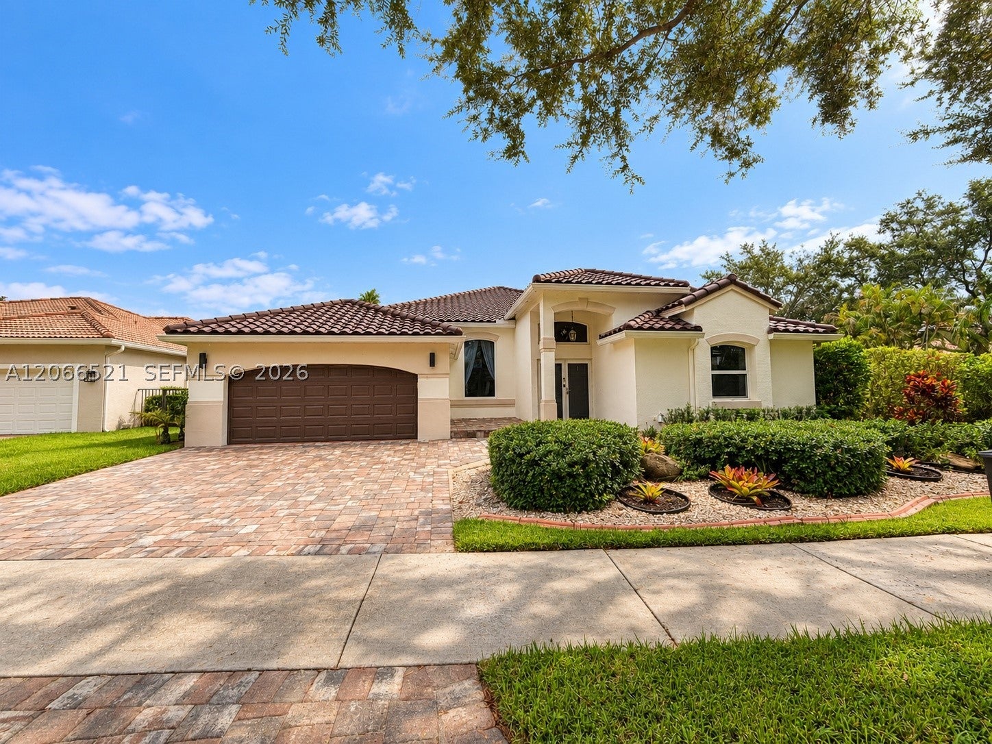2616 Oakbrook Ct