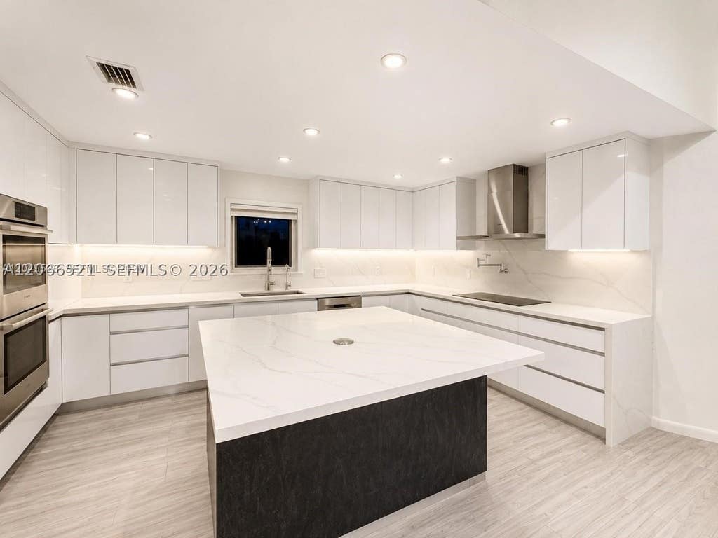 Photo of 2616 Oakbrook Ct, Weston, FL 33332 (MLS # A12066521)