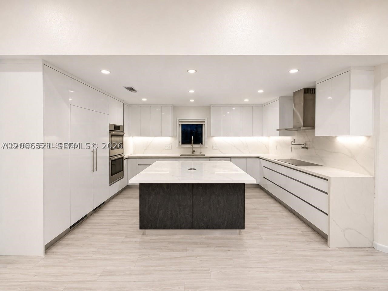 2616 Oakbrook Ct, Weston FL 33332