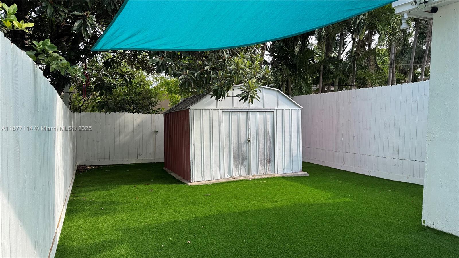 BREEZESWEPT ESTATES - Residential Lease