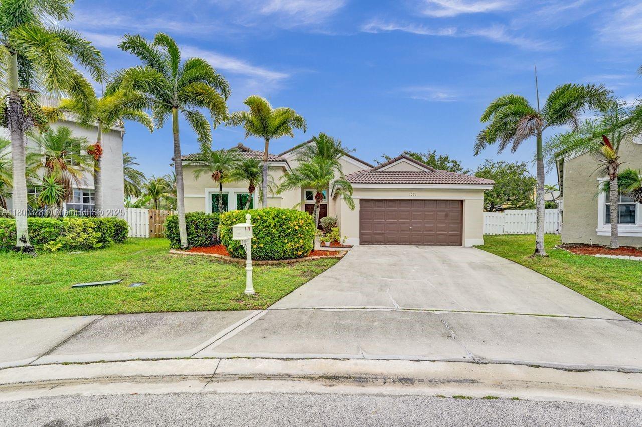 Rental Property at 1063 Cedar Falls Dr 1063, Weston, Broward County, Florida - Bedrooms: 4 
Bathrooms: 3  - $5,500 MO.