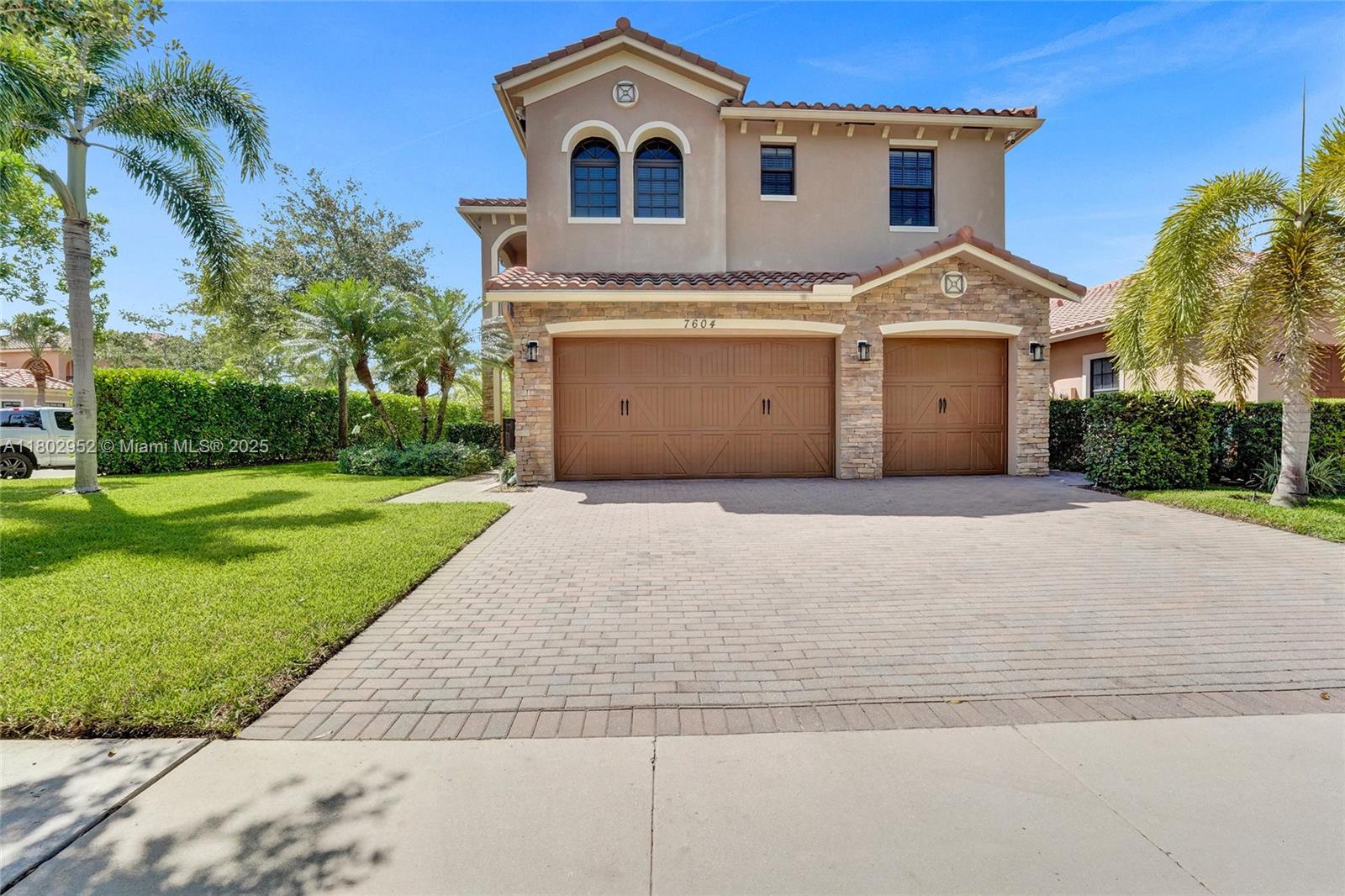 Property for Sale at 7604 Nw 113th Ave, Parkland, Broward County, Florida - Bedrooms: 5 
Bathrooms: 4  - $1,120,000