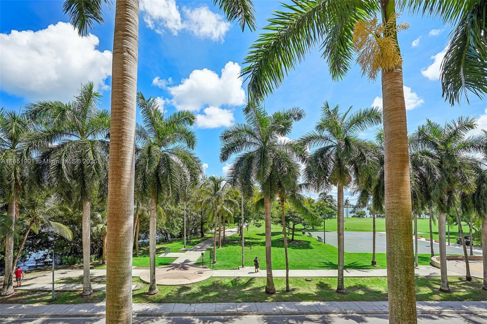 2000 N Bayshore Dr 211, Miami, Broward County, Florida - 2 Bedrooms  
2 Bathrooms - 