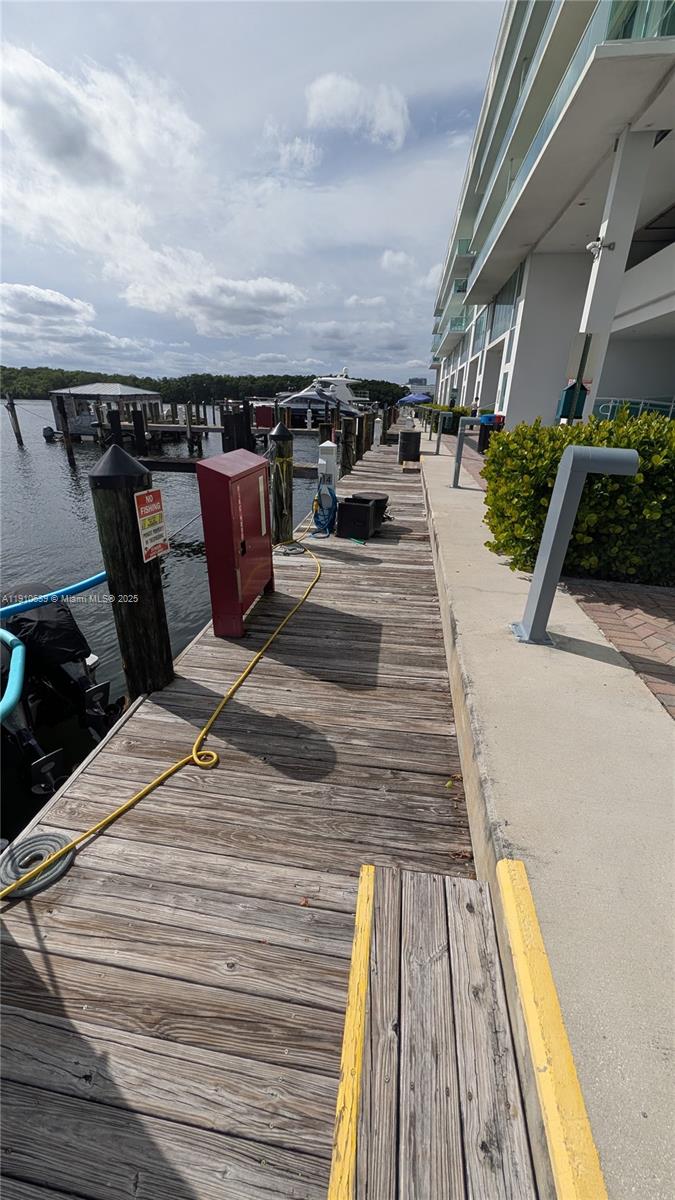 400 SUNNY ISLES MARINA CON - Land