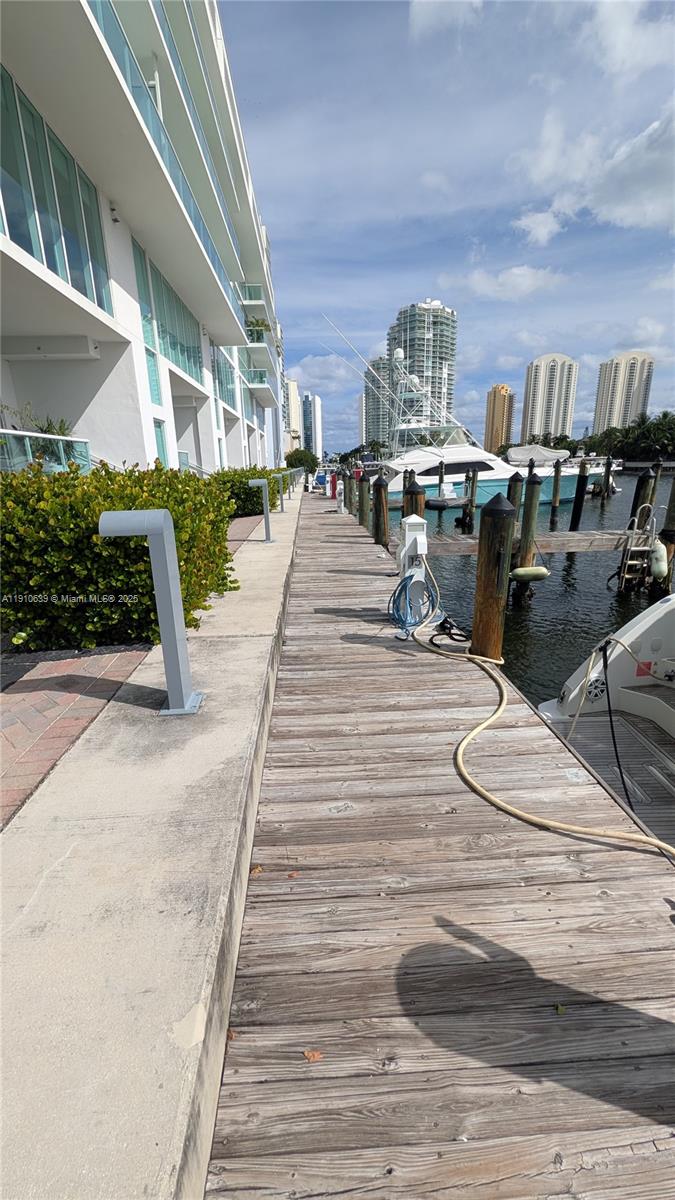 400 SUNNY ISLES MARINA CON - Land