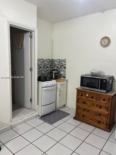 WEST MILLER HEIGHTS SEC 1 - Residential Lease