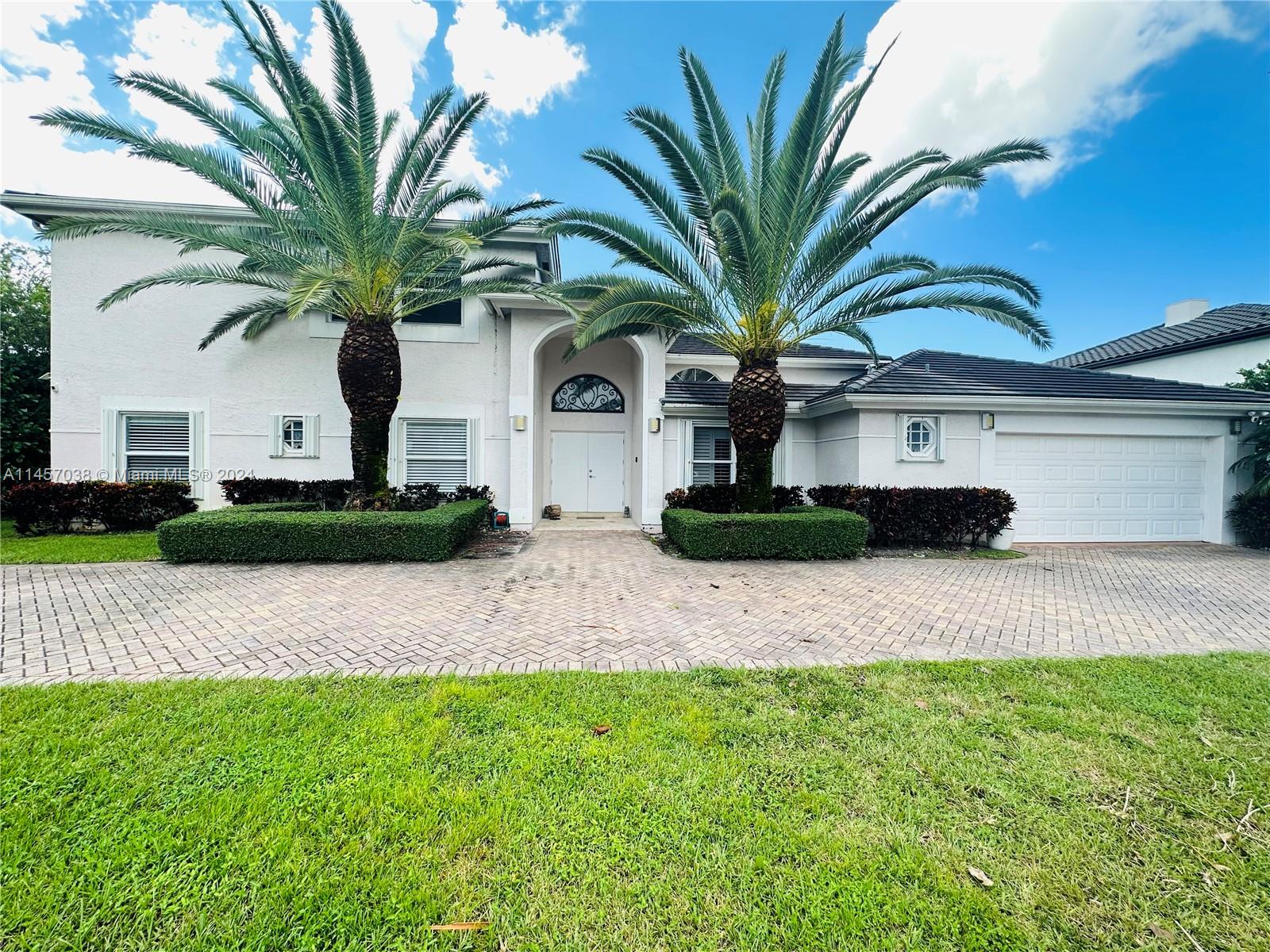 DORAL ESTATES - Residential