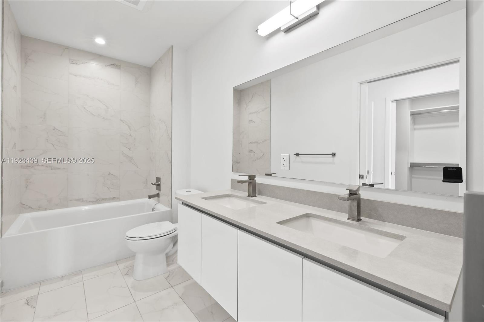 Slate Hallandale - Residential Lease