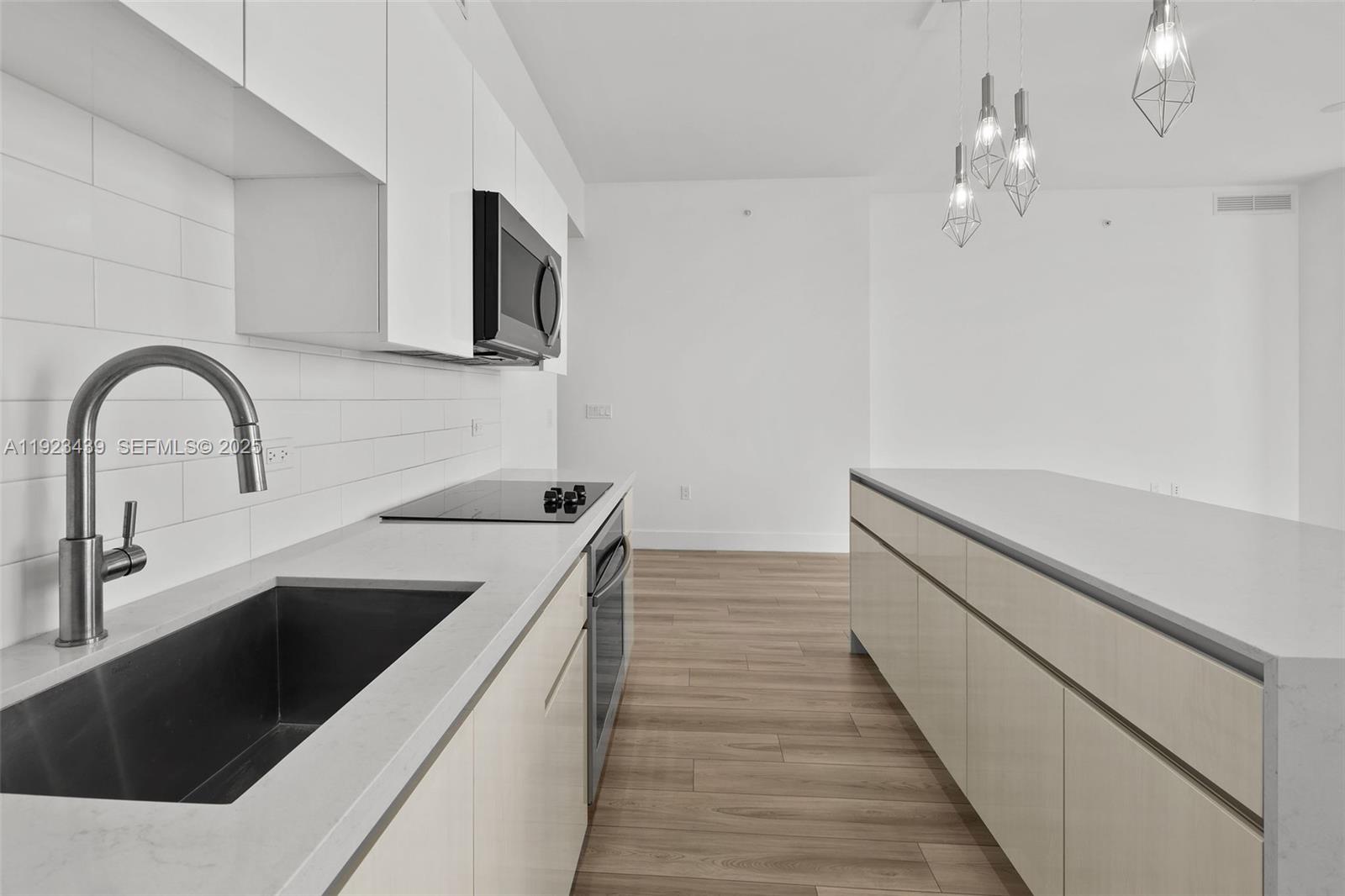 Slate Hallandale - Residential Lease